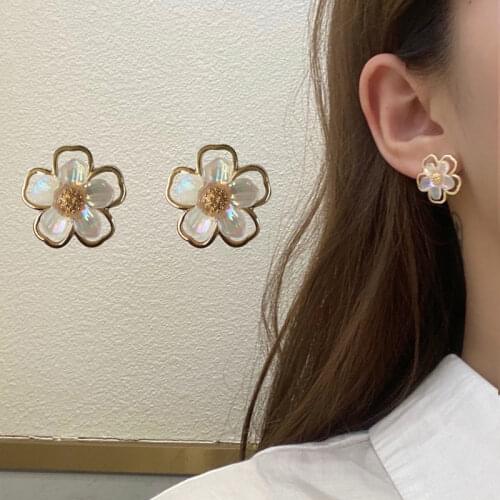 Trendy Korean Style Girl Earrings Small Earrings Temperament Simple Flowers Retro Fashion Single Product New Jewelry Ornaments