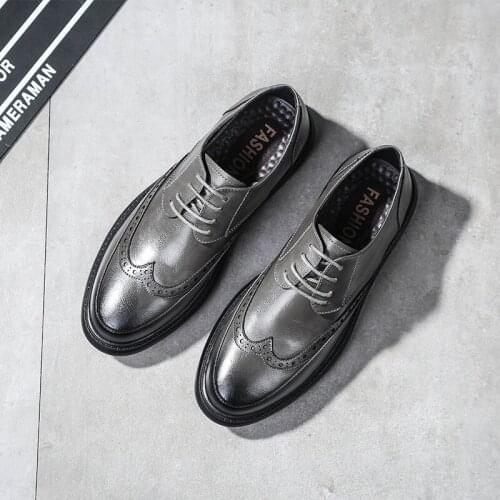 Men Leather Casual Shoes 2021 New Breathable Man Brogue Shoes Lace Up Luxury Vintage Spring Autumn Male Flats Bullock Footwear