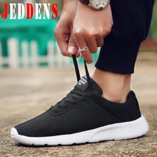 Light Soft Mens Sport Shoes Big Size Men Sneakers Couple Flat Tennis Shoe Mesh Male Running Shoes Lace Up Sporty Man Shoe Q27