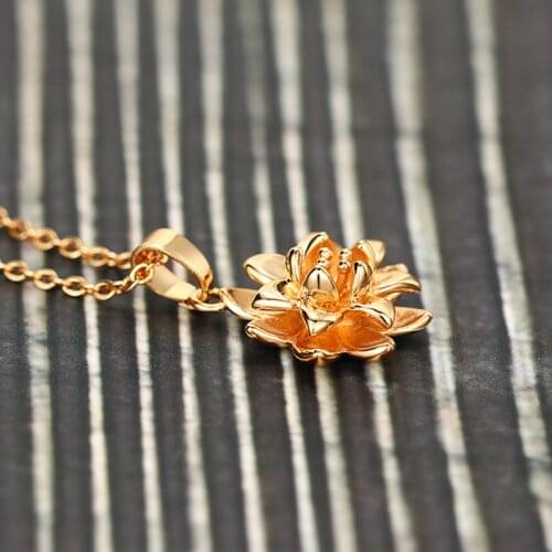 Huitan Vintage Golden Color Flower Women Necklace Elegant Accessories for Party Good Quality Delicate Birthday Gift Neck Jewelry