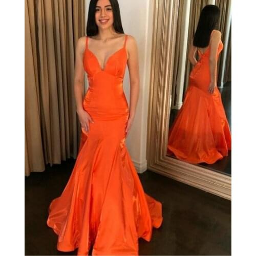 Sexy Mermaid Pleated Satin Long V-Neck Prom Dresses Open Back Sweep Train Orange Robe De Soiree Red Formal Party Gown