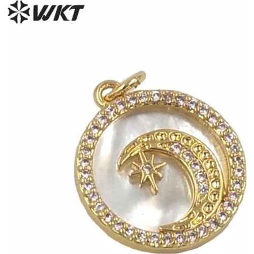 WT-MP158 WKT gold electroplated round cubic zircon moon and star pendant hot tiny birthday gift white shell moon charm pendants