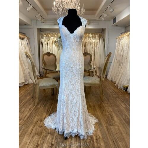 Fit and Flare Vestido De Noiva Sereia Lace Bridal Gown Sweetheart Capped Sleeves Keyhole Back Nude Liner Wedding Dress