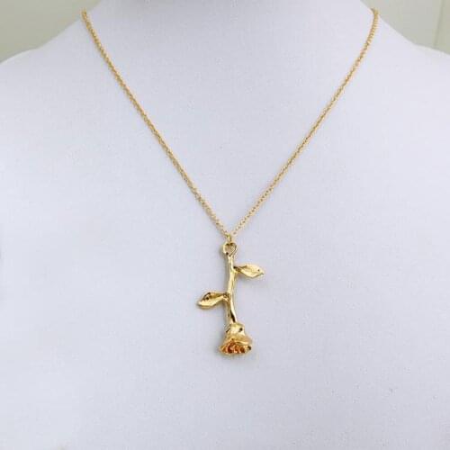 2018 New Jewelry Exquisite Rose Pendant Necklace To Send Girlfriend Valentines Day Gift Statement Necklace Necklaces & Pendants