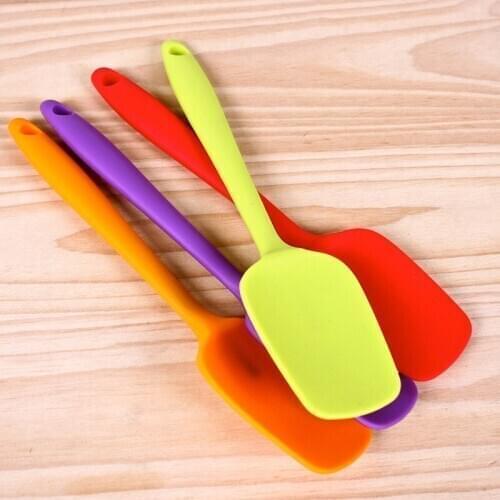 Hot Universal Heat Resistant Integrate Handle Silicone Spoon Scraper Spatula Ice Cream Cake Kitchen Tool Utensil L1