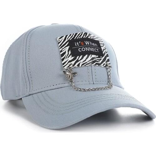 Korean Bee Logo Iron chain Baseball Cap Fashion Shopping Ladies snapback Cap Unisex High quality and Affordable Hat Women Hat