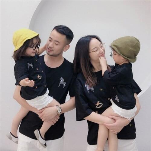 2021 New Summer Matching Mother Daughter Clothes Embroidery Family Matching Parent-child Outfit T-shirts Mom Son Fashion