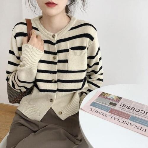 Korobov 2021 New O Neck Long Sleeve Striped Sweaters Korean Pockets Thick Cardigans Sweater Vintage Japanese Sweet Chic Cardigan