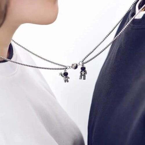 2Pcs/Set Couple Friendship Spaceman Pendant Necklaces For Women Men Silver Color Magnet Pendant Link Chain Jewelry Sisters Gifts