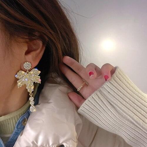 New plant style long maple leaf earrings with diamond chain tassel full diamond earrings pendant pendant earrings gift jewelry