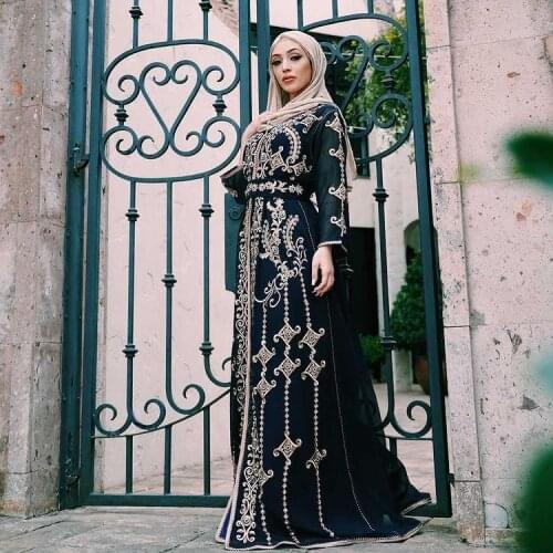 Muslim Arabic Women Evening Dresses Black Tulle Gold Embroidery Plus Size Formal Prom Occasion Gowns Robe De Soiree 2021 Vintage