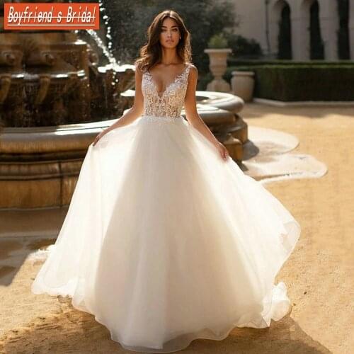 2021New V-Neck Lace Backless Sleeveless Wedding Dress Applique Beach Bohemian Bridal Gown Vestido De Noiva Highend Customization