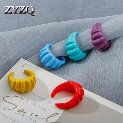 ZYZQ Colorful Transparent Acrylic Round Chunky Rings for Women Vintage Resin Finger Rings Fashion Cocktail Party Jewelry