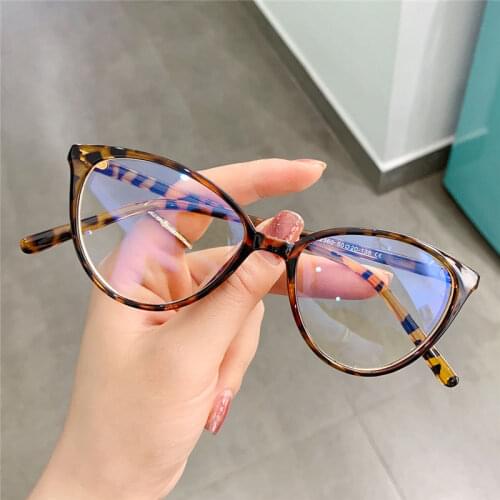 2019 Women Vintage glasses clear lens optical Fashion Cat eye frames Slim leg light reading Glasses Oculos de grau feminino 859