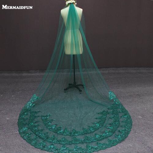 Real Images One Layer Bling Lace at Bottom Gree Bridal Veils with Comb Beautiful Colorful Wedding Veil