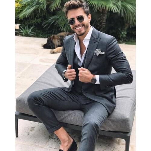 2020 Dark Grey Men Suit Slim Fit Smart Casual Business Formal Party Prom Blazer Jacket 3 Pieces Summer Wedding Groom Tuxedos