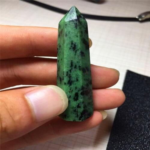 Each piece is about 5-7 cm long, 1 kg of natural red green treasure column, red green treasure crystal column specimen