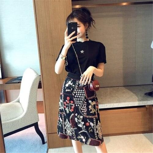 Vintage Two Piece Set Women Diamond Beading Black tshirts + Floral Embroidery High Waist Knee-Length Skirts Set Office Lady A934