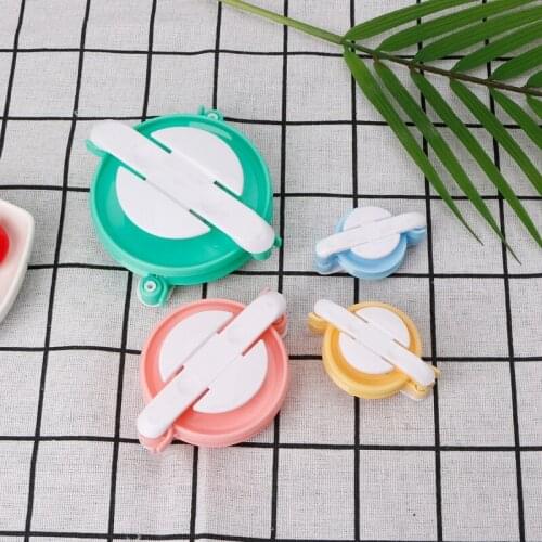 4 Sizes Pompom Maker Fluff Ball Weaver Needle Knitting Wool DIY Tool Craft Set