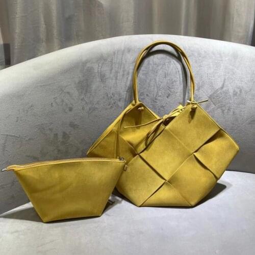 2021 Autumn Winter New Womens Bag Portable Single Shoulder Vegetable Basket Armpit Bag Frosted Leather Large Lattice Woven Bag