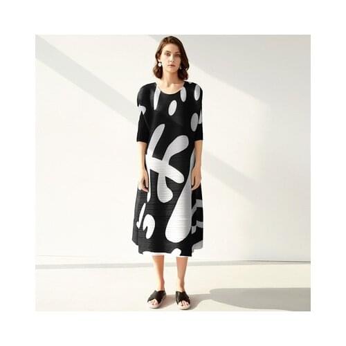 HOT SELLING Miyake fold fashion printing o-neck half sleeve A-Line dress IN STOCK