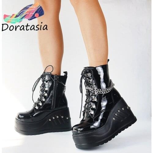 Trendy INS Hot Sale Brand Punk Goth Round Toe Platform Wedges Womens Boots Lace Up Chain 2021 Casual Luxury Womens Shoes