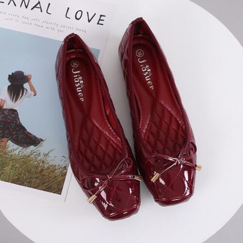 2019 Flat Shoes Woman Loafers Women Boat Shoes Party Wedding Dress Soft Bottom Square Toe Striking Luxury Brand Design Style red