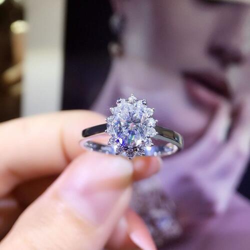 Solid 18K White Gold Au750 1ct DF Oval Moissanite Halo Ring Lab Diamond Engagement Ring For Women