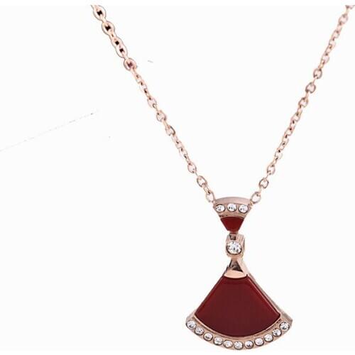 New Shell Small Fan-shaped Skirt Necklace Female Rose Gold Plated White Shell Green Red Powder Agate Clavicle Chain