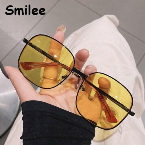 Trendy Yellow Tinted Sunglasses Metal Frame Fashion Unisex Square Sunglasses Men Women Driving Eyewear Female Designer Shades