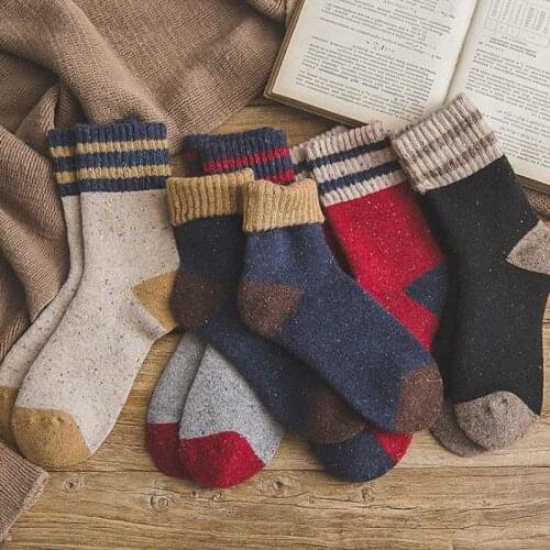 Autumn and Winter Womens Wool Socks Thick Terry Socks Stripe Dotted Yarn Harajuku Fashion Christmas Socks