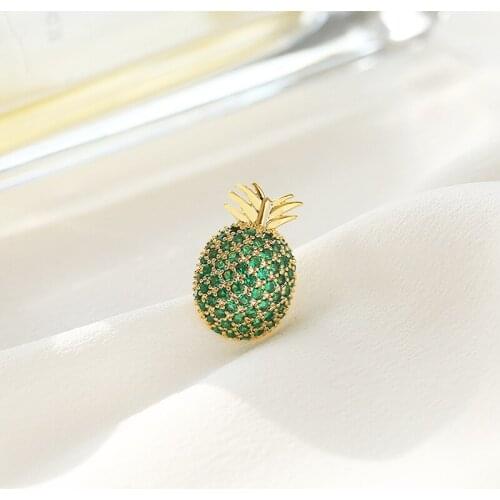 Vintage Rhinestone Pineapple Brooches for Women Fashion AAA Zircon Fruit Lapel Pin Autumn Winter Design Jewelry Coat Accessories