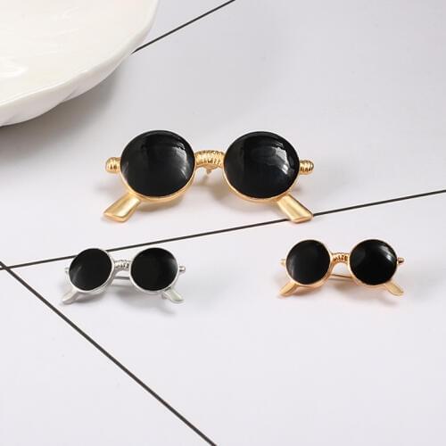 Couple Broche Enamel Pins 2Pcs Suit Mini Cute Gold/Sliver Sunglasses Clothes Lapel Pin Bag Icons Button Badge Women Jewelry Gift