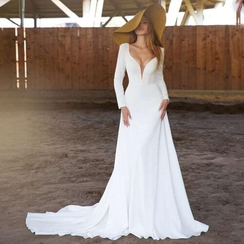 Light Wedding Dresses Long Sleeve Wedding Dress V-neck Court Train Bridal Dress Zipper Back Beach Wedding Gown Customize