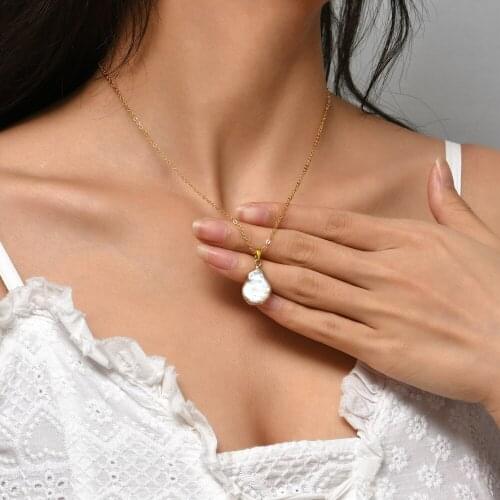 Women Necklace Handmade Pearl Necklace Gold Color Gourd Shape Inlaid with Pearls Surprise Birthday Gift for Girlfriend Party