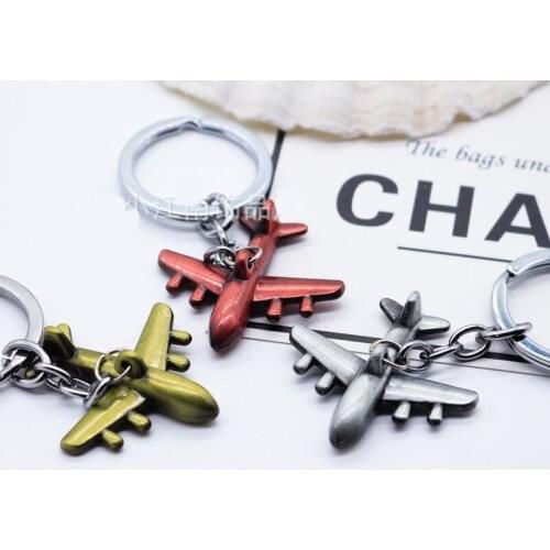 3D Retro Metal Plane Keychain Kiss Me before Flight Key Chains Aircraft Model Metal Party Gift for Men Lovers