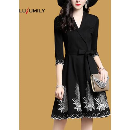 Lusumily Autumn Winter Dress Plus Size Women 2020 Black Embroidery Elegant Dresses Casual V Neck Short Dress Vestidos Mujer