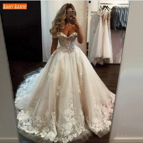 Luxurious Ball Gown White Wedding Gowns Lace Appliqued Tulle Fluffy Arabic Ivory Bridal Dresses Custom Made Africa Wedding Gowns