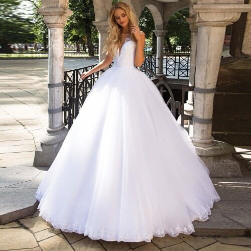 2021 Ballgown Bridal gown Robe De Mariee Pearls V-cut, sleeveless Applique Illusion Wedding dress Vestido Novia