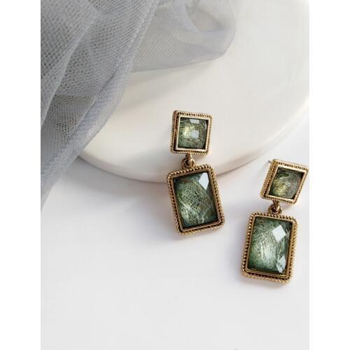 Retro Baroque Moroccan Elegant Square Stone Clip Earrings Korean Temperament Simple Geometric Square Shiny Green Stone Ear Clips