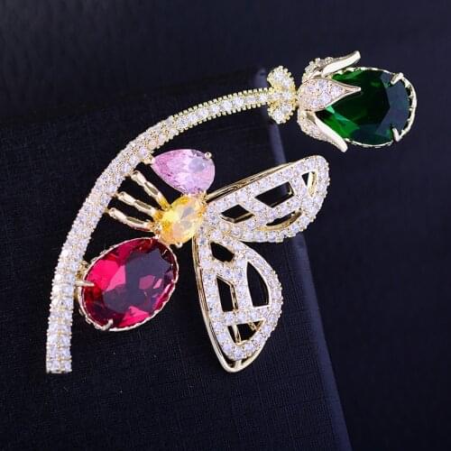 Luxe Crystal Zircon Gold Color Brooches Pin for Women Fashion Butterfly Pin Brooch Scarf Suit Collar Coat Corsage Jewelry Broche