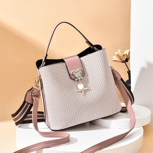 Disney Womens pu messenger bags 2020 new autumn and winter bucket bag fashion shoulder bag mickey mouse handbag