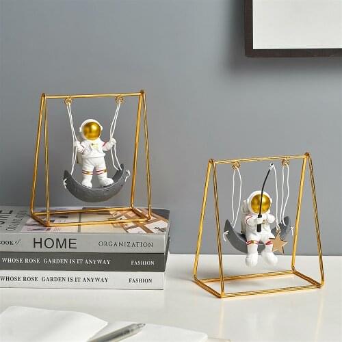 Nodic Resin Astronaut Figurines Fashion Spaceman Sculpture Decorative Miniatures Cosmonaut Statues Gift For Man & Boyfriend