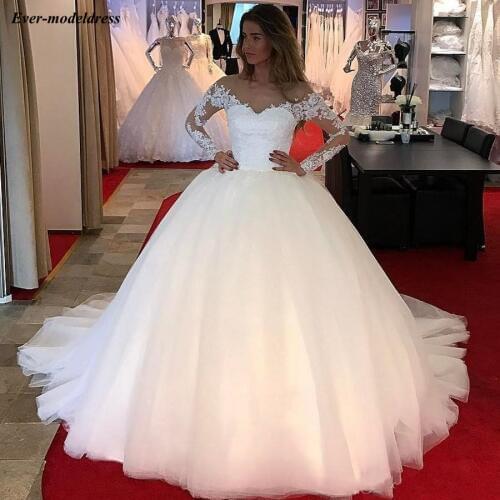 Ball Gown Luxury Wedding Dresses Long Sleeves Sheer O-Neck 2019 Bridal Gowns Button Back Appliques Long Vestidos de novia