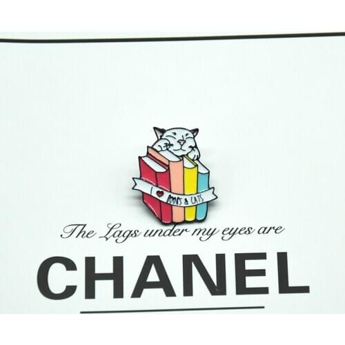Creative Cartoon Reading Cat Metal Enamel Brooch Fashion Cute Book Badge Pin Fun Trendy Clothing Backpack Jewelry Friends