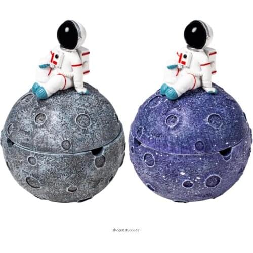FreeShip Creative Embossed Universe Moon Ashtray with Lid Resin Ornament Novelty Funny Cigarette Holder Smoke Container Dropship