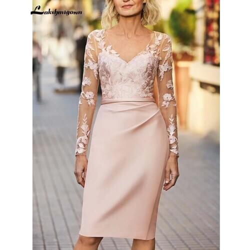 Sheath Mother of the Bride Dress Elegant V Neck Knee Length Lace Satin Long Sleeve with Sash / Ribbon Appliques