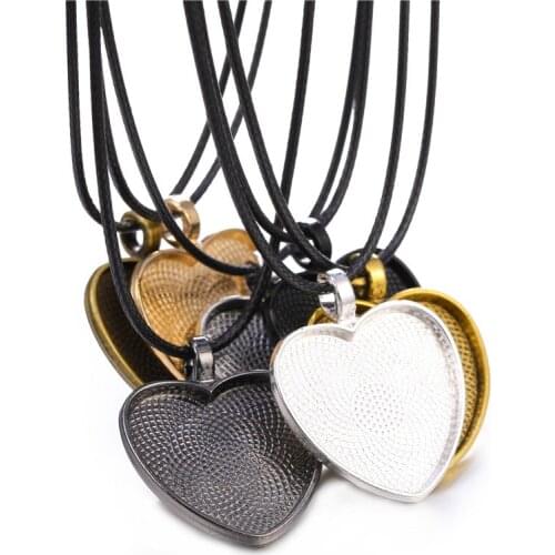 Sublimation Necklace Heart-Shaped Pendant Necklace Base DIY Relief Tray Frame Blank Sublimation Chain Print Jewelry Making