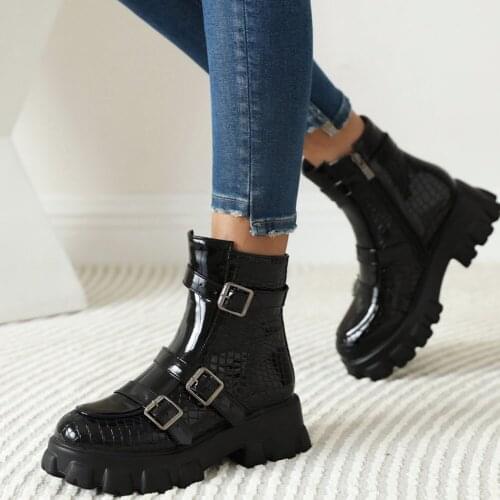 Dropship Female Boots Square Heel Round Toe 2021 Winter Black Ankle Boots With Buckle Platform Cool Street Fashion Woman Shoes