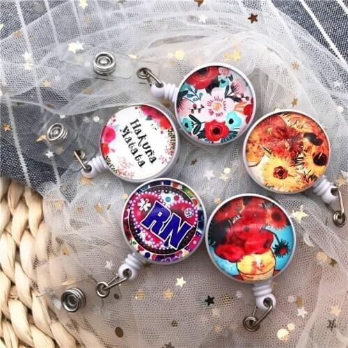 1pcs Cute flower Graffiti Floral Retractable Badge Holder Reel Exhibition ID Enfermera Name Card Nurse Office student Chest Card